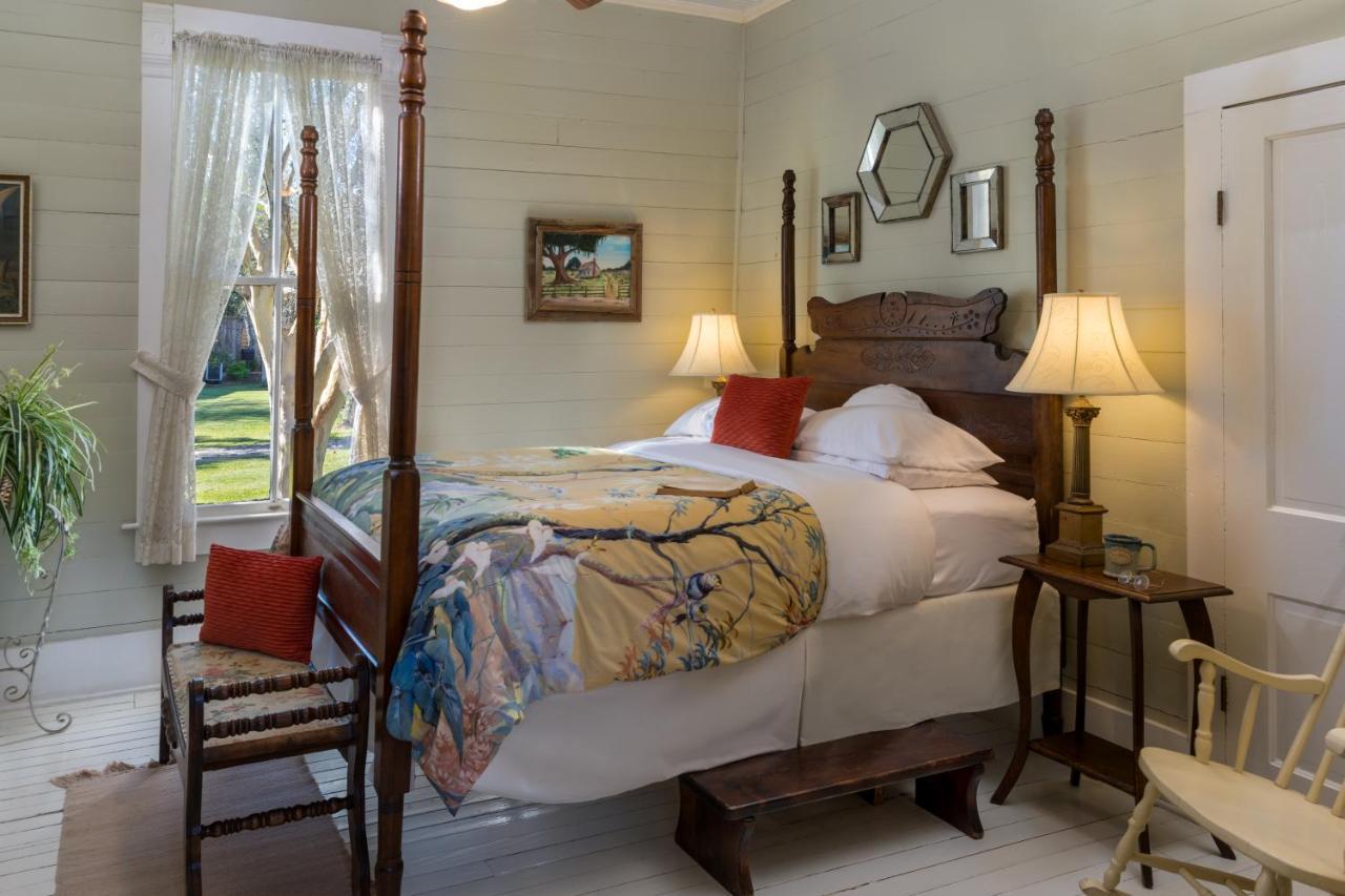 Maison D'Memoire Bed & Breakfast Cottages Rayne Bagian luar foto