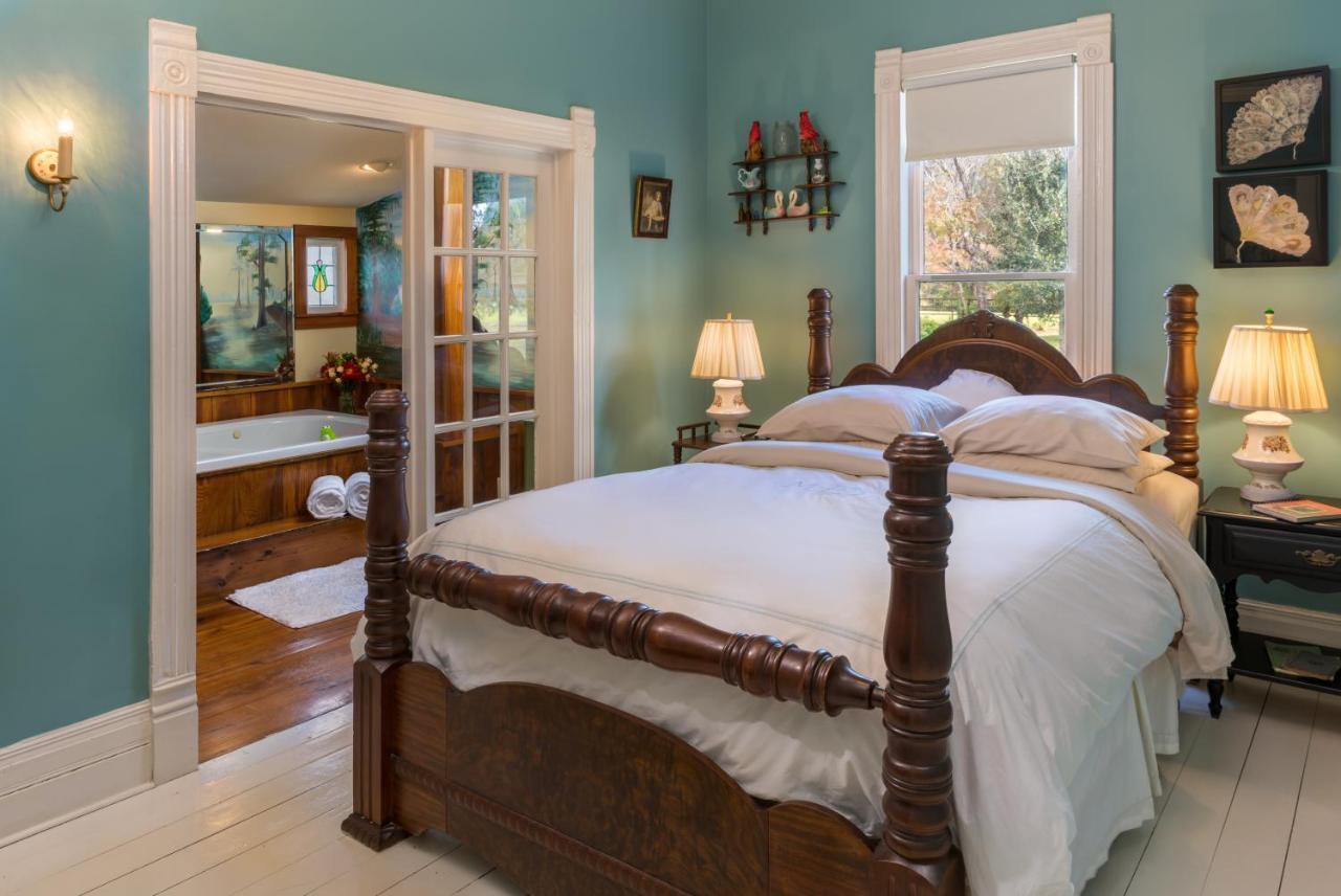Maison D'Memoire Bed & Breakfast Cottages Rayne Bagian luar foto