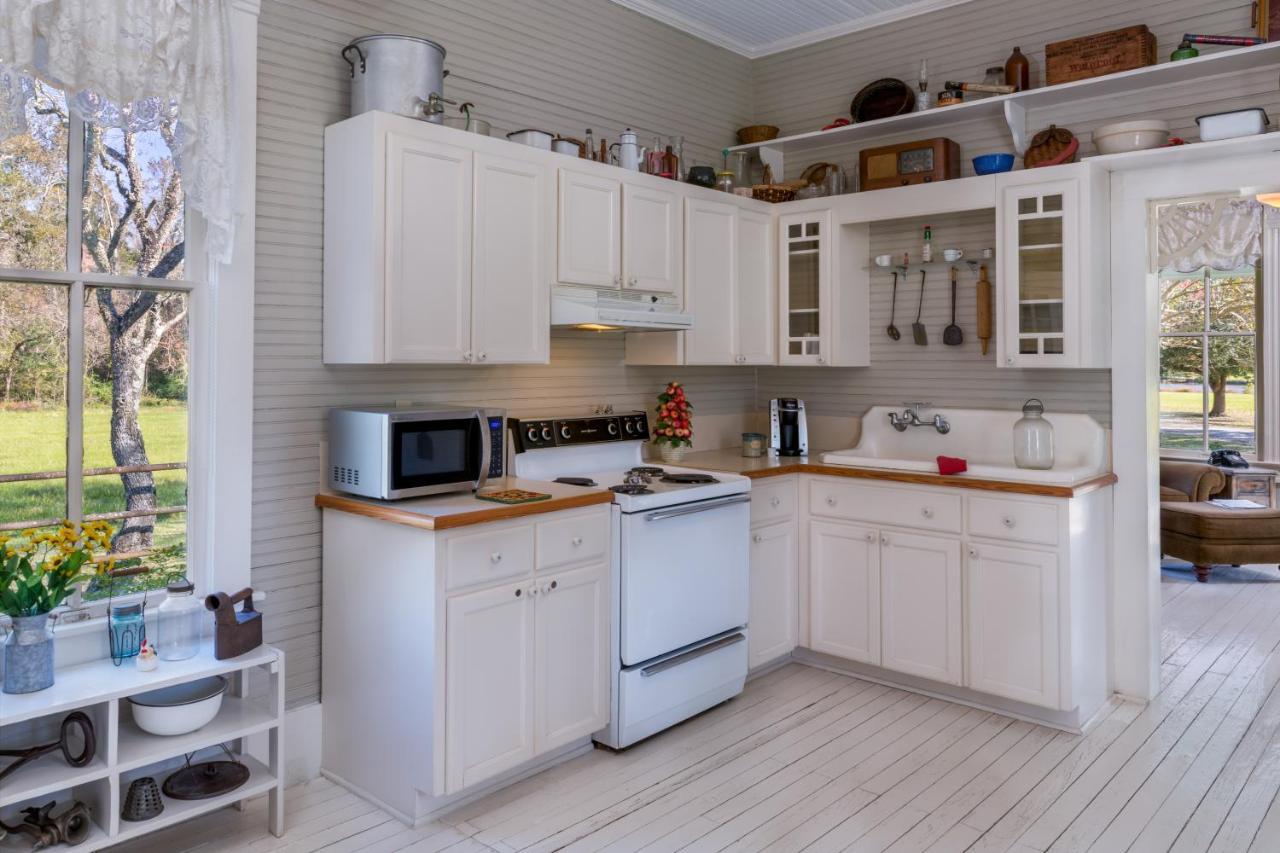 Maison D'Memoire Bed & Breakfast Cottages Rayne Bagian luar foto