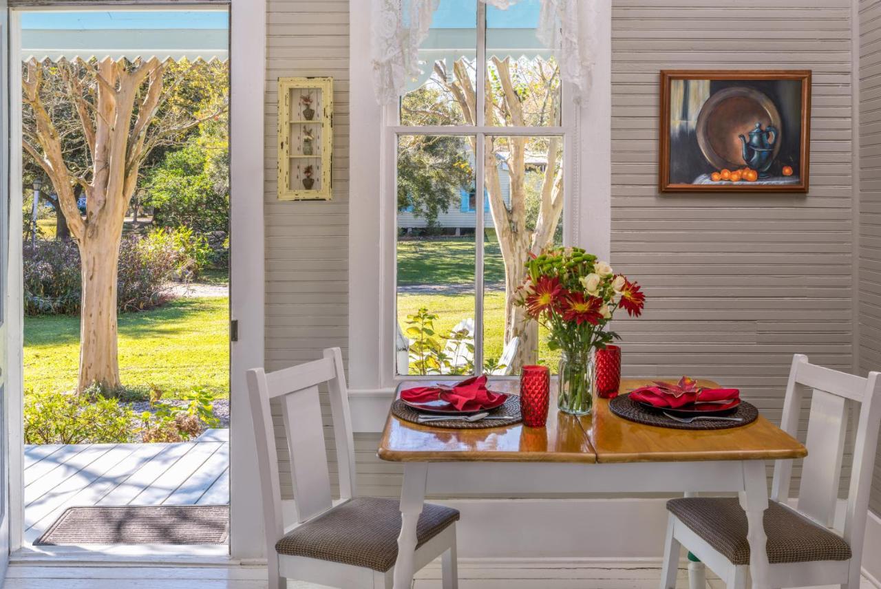 Maison D'Memoire Bed & Breakfast Cottages Rayne Bagian luar foto