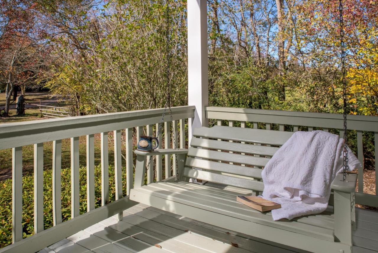 Maison D'Memoire Bed & Breakfast Cottages Rayne Bagian luar foto