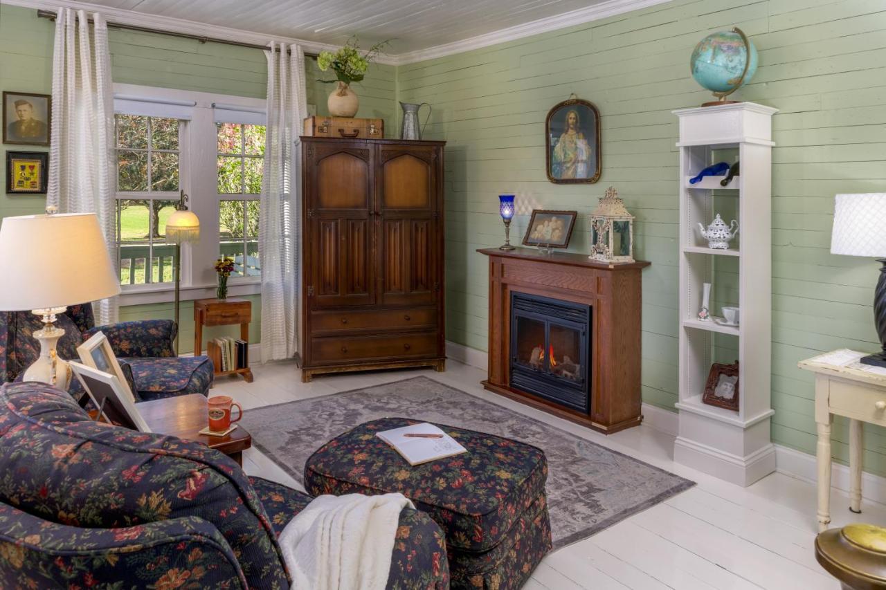 Maison D'Memoire Bed & Breakfast Cottages Rayne Bagian luar foto