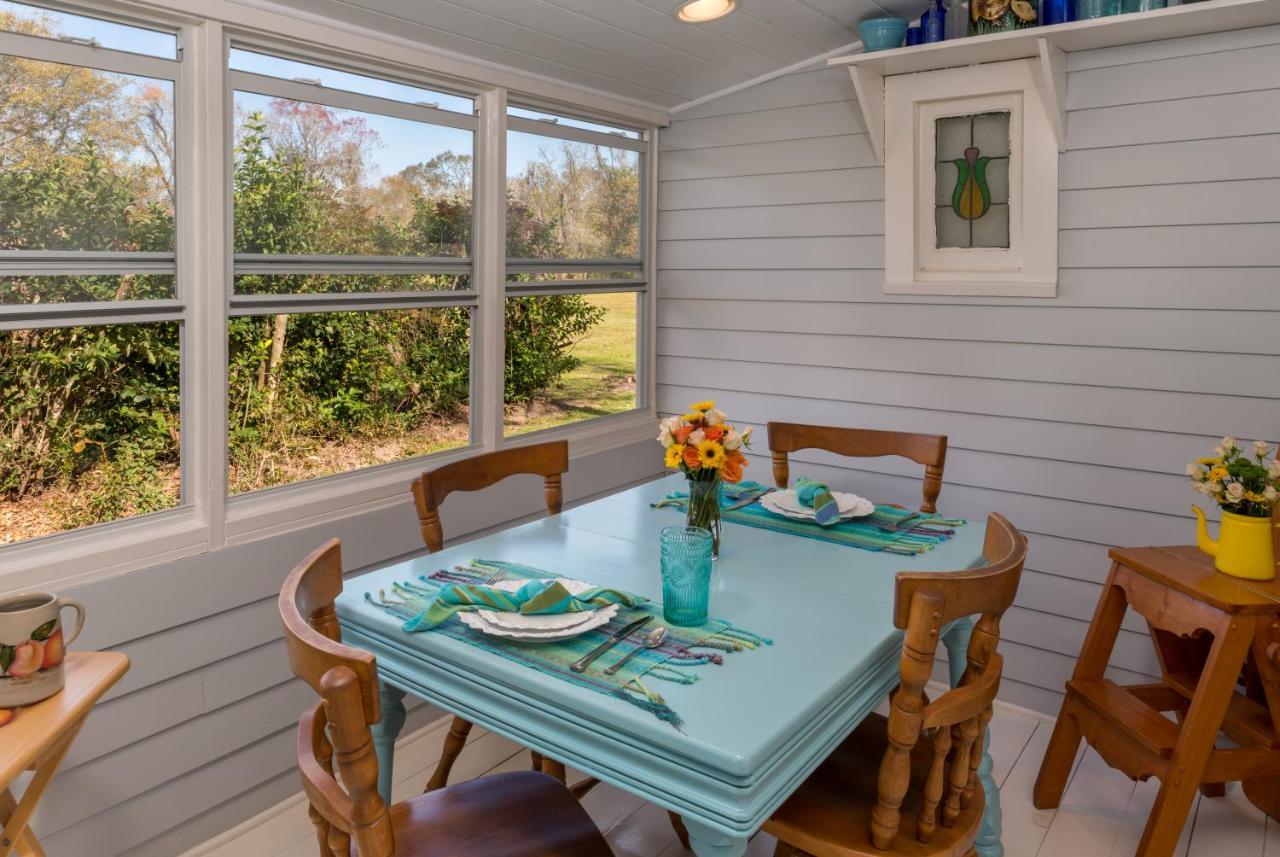 Maison D'Memoire Bed & Breakfast Cottages Rayne Bagian luar foto