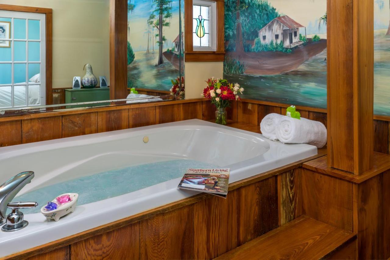 Maison D'Memoire Bed & Breakfast Cottages Rayne Bagian luar foto
